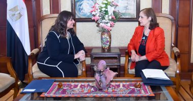 وزيرة الهجرة تستقبل رئيس لجنة مكافحة الهجرة غير الشرعية لتعزيز التعاون