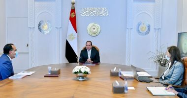الرئيس السيسي يعقد اجتماعا مع رئيس الوزراء ووزيرة التخطيط.. ويوجه بالاستمرار فى دراسة تداعيات الأزمات الدولية على الأداء الاقتصادى محليا.. وتعزيز جهود صندوق مصر السيادى لجذب الاستثمارات لصالح الاقتصاد الوطنى