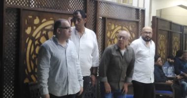 أحمد بدير وأشرف زكى فى عزاء المخرج على عبد الخالق