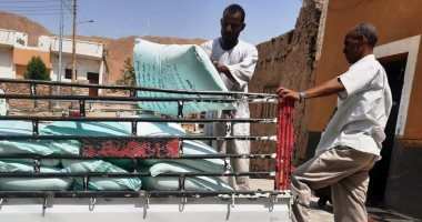 إحباط تهريب 3 أطنان دقيق بلدى للسوق السوداء فى أسوان.. صور