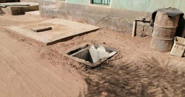 أعمال وصلات الصرف المنزلية بقرية أبوسمبل فى أسوان ضمن "حياة كريمة".. صور