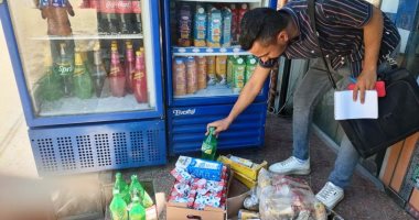 ضبط وإعدام 1.5 طن مواد غذائية بحملات تفتيشية فى أسوان