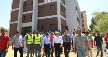 محافظ المنيا يتفقد مشروعات المبادرة الرئاسية "حياة كريمة" بقرى مركز ملوى