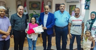 تعليم بورسعيد تكرم "حبيبة" لحصولها على المركز الأول فى مسابقة الطالب المثقف
