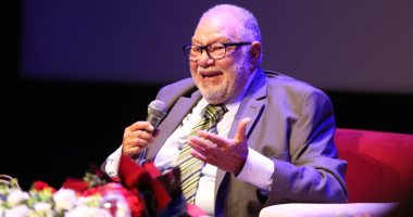 عوض تاج الدين: أنا ويحيى الفخرانى دفعة واحدة.. وهو فنان يستحق التكريم