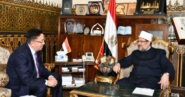 وزير الأوقاف يبحث مع سفير كازاخستان الترتيب لمؤتمر زعماء الأديان 