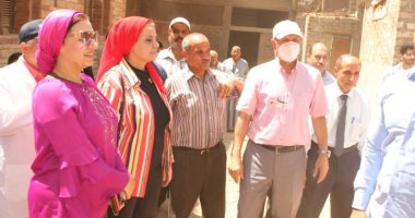 نائب رئيس جامعة أسيوط تتفقد ختام سلسلة قوافل الطب البيطرى بالقرى 