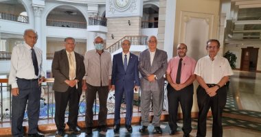 رئيس جامعة أسيوط يشارك فى اجتماع اللجنة العليا للزمالة المصرية