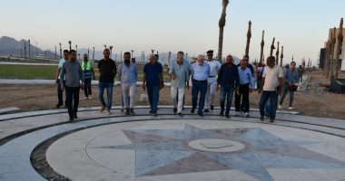 محافظ جنوب سيناء يتابع العمل بمبنى مجلس المدينة الجديد والحديقة المركزية بشرم الشيخ