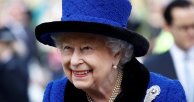 الآلاف ينتظرون موكب الملكة إليزابيث فى لندن.. BBC: الملك تشارلز وأشقاؤه وابناه يقودون الموكب إلى "وستمنستر".. صلاة 20 دقيقة بقيادة رئيس أساقفة كانتربرى.. والمواطنون يلقون نظرة الوداع على نعشها على مدار 4 أيام