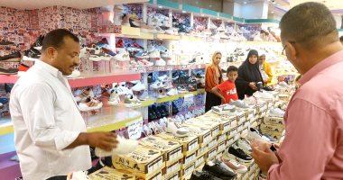 الأقصر تقدم ملابس وأحذية وحقائب بأسعار مخفضة فى مبادرة "أهلا مدارس"