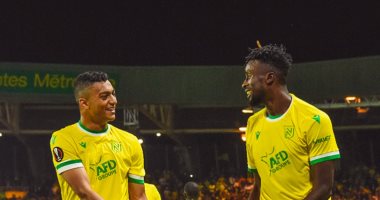 مصطفى محمد على دكة بدلاء نانت أمام نيس فى الدوري الفرنسي 