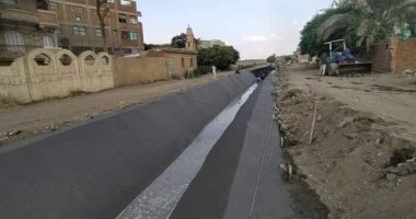 "الرى" تنفذ تبطين ترعة فى القليوبية بالچيوسيل.. صور