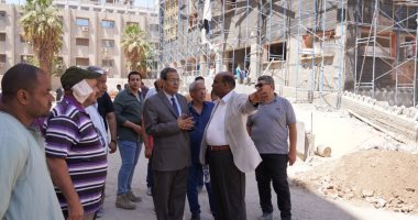 رئيس جامعة سوهاج يتفقد الأعمال الإنشائية بمشروع مستشفى الجراحات التخصصية.. فيديو وصور