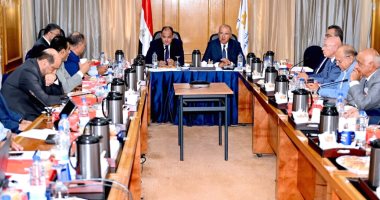  تحريك المياه فى ملف التراخيص الصناعية.. وزير الصناعة: توجيهات للتنمية الصناعية بالالتزام بمنح التراخيص فى المدد الزمنية المحددة بالقانون.. المهندس أحمد سمير: جار ميكنة الإجراءات للتسهيل على المستثمرين
