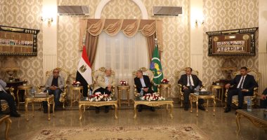 محافظ المنيا يستقبل وزير التعليم العالى والبحث العلمى.. صور