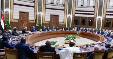 الرئيس السيسي يشدد على أهمية الوعى الشعبى لتعزيز دور القانون ومؤسسات القضاء.. صور