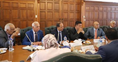 "غرفة الإسكندرية" تستقبل قيادات الجمارك والنقل البحرى لبحث حلول التأخر فى الإفراج الجمركي