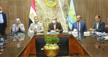 محافظ كفر الشيخ يناقش نسب التنفيذ لـ 240 مشروعاً بحياة كريمة.. صور