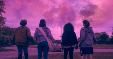 بالرغم من التقييمات الجيدة.. إلغاء مسلسل Paper Girls بعد موسم واحد