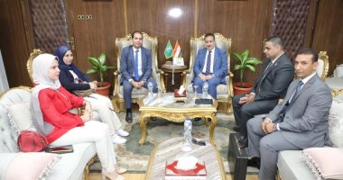 محافظ المنوفية يلتقى وفد "حياة كريمة" ويستعرض الموقف التنفيذى لمشروعات المبادرة