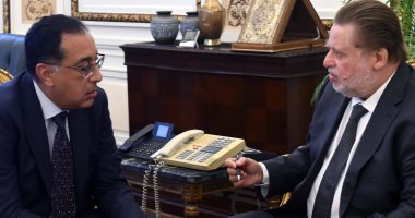 رئيس الوزراء يستعرض مع محافظ البنك المركزى محاور المؤتمر الاقتصادى 