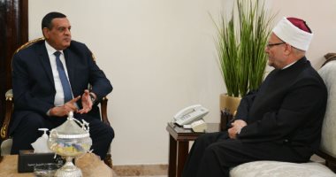 وزير التنمية المحلية يستقبل مفتى الجمهورية لبحث التعاون المشترك