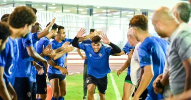 عودته كانت مفاجأة.. شاهد كيف استقبل لاعبو الزمالك محمد صبحى فى أول مران