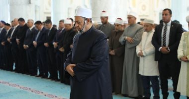 شيخ الأزهر يؤم الوفود الإسلامية المشاركة فى مؤتمر زعماء الأديان بكازاخستان.. صور