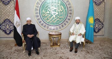 مفتى كازاخستان لشيخ الأزهر: زيارتكم يوم عيد لنا.. صور
