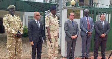  سفير مصر في جوبا يلتقى وزير السياحة والحياة البرية بجنوب السودان