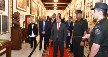 القوات المسلحة تستضيف وزير المالية فى جولة بالكلية الحربية 