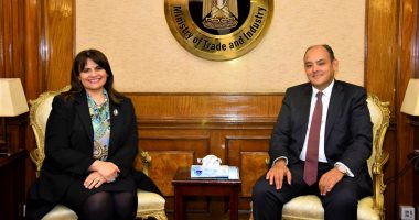 وزير الصناعة: إعداد قائمة بالفرص الاستثمارية المتاحة بالقطاع الصناعى 