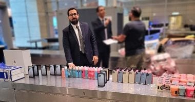 ضبط راكبة حاولت تهريب 13 موبايل أيفون داخل ملابسها الداخلية بمطار القاهرة