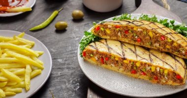 طريقة عمل الحواوشي بالفراخ والسمن البلدي.. أكلة سريعة في 15دقيقة