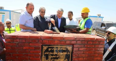 محافظ المنيا يضع حجر أساس محطة معالجة الصرف الصحى الثلاثية بالشيخ فضل ببنى مزار