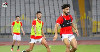 فيتوريا يطمئن على دونجا بعد إجراء عملية جراحية في غضروف الركبة