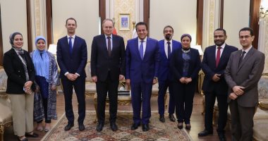 وزير الصحة يبحث التعاون فى بناء المنشآت الذكية وتوطين صناعة الأمصال واللقاحات
