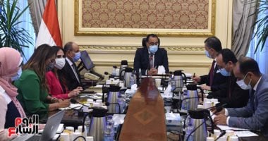 رئيس الوزراء يتابع مع وزيرى السياحة والطيران تنشيط السياحة الوافدة  