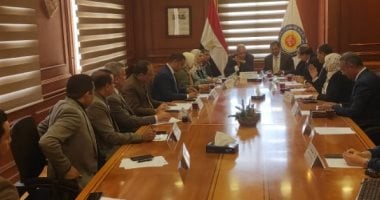 اللجنة التنسيقية لمحو الأمية بالأعلى للجامعات تناقش مضاعفة الإنجازات للطلاب