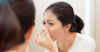 وصفات طبيعية لتفتيح منطقة حول الأنف.. عشان وشك ينور
