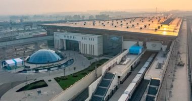 بنصف الثمن.. النقل تخفض تذاكر القطار الكهربائي 40% والاشتراكات 50%.. فيديو 