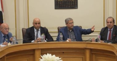 الغرف التجارية تدرس مقترحات تطوير معرض أهلا مدارس