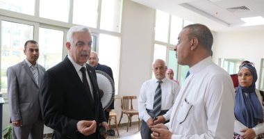 عادل مبارك يتابع تجهيزات جامعة المنوفية الأهلية