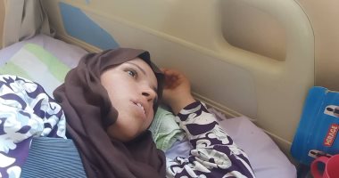 مستشفى بنى سويف الجامعى يعيد الأمل لمريضة.. "إيمان": تعرضت لحادث منذ 3 سنوات أصابها بانحناء وعدم القدرة على الحركة.. الأطباء أعادوا لى الحياة ونجحوا فى إجراء جراحة دقيقة لإصلاح تشوه وإعوجاج العمود الفقرى.. صور