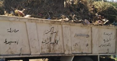 تطهير الترع والمجارى المائية ورفع 750 طن مخلفات بالبدارى فى أسيوط