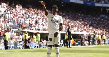 الليجا تحقق فى تعرض فينيسيوس جونيور لهتافات عنصرية من جمهور أتلتيكو مدريد