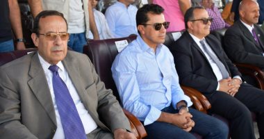وزير الشباب والرياضة ومحافظ شمال سيناء يشهدان ختام بطولة العريش للهجن.. صور