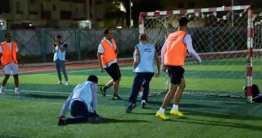 مدير صندوق مكافحة الإدمان يشارك المتعافين من تعاطى المخدرات لعب كرة القدم.. صور