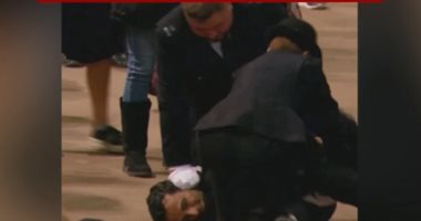 الشرطة البريطانية تعتقل شخصا بتهمة مهاجمة نعش الملكة إليزابيث بقاعة وستمنستر